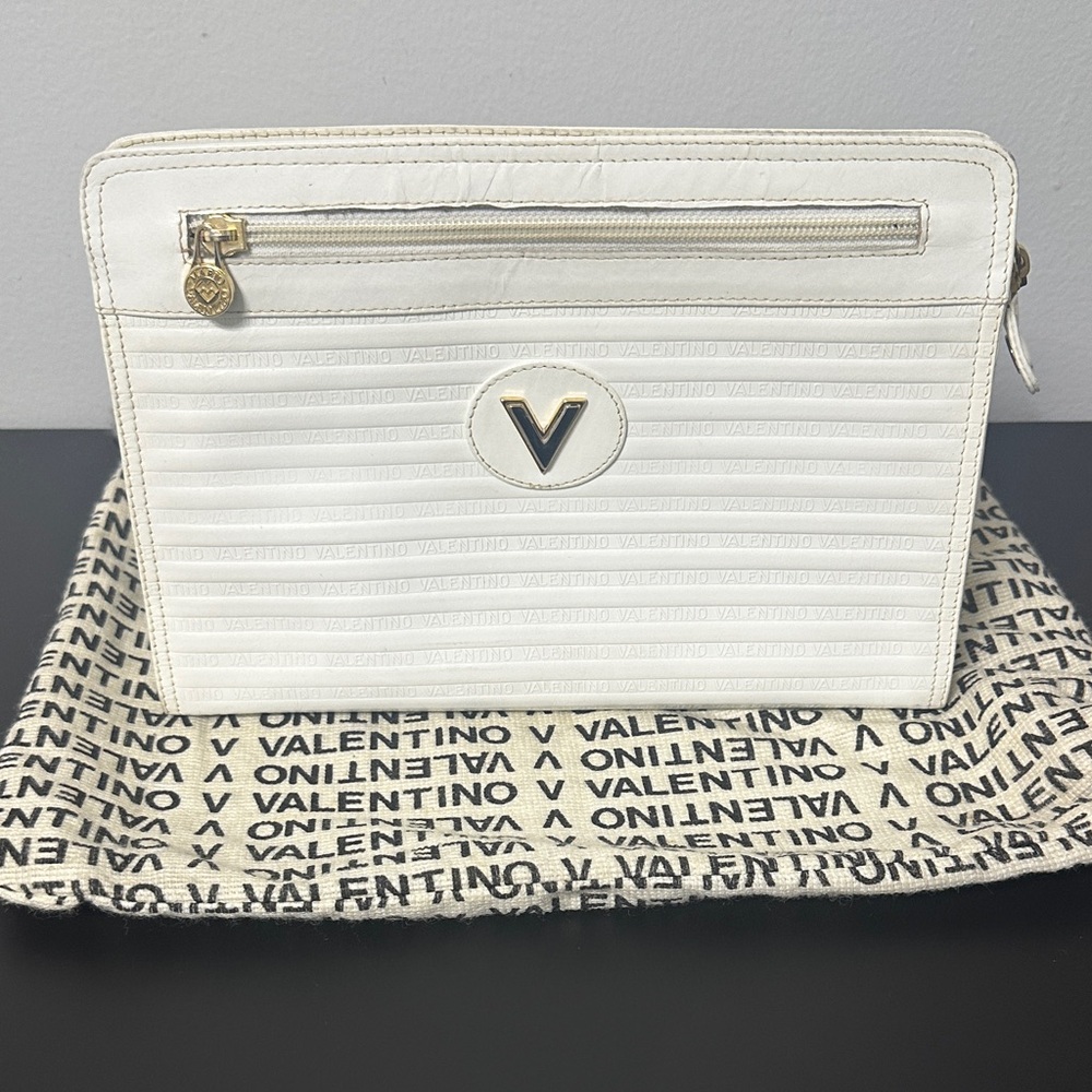 Mario Valentino White Leather Embossed Exterior Clutch. Gold Hardware Inc Dusty
